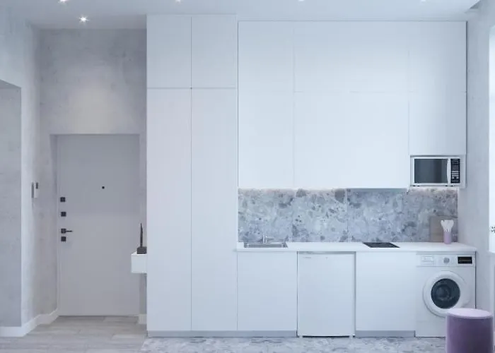 Freedom Dolynsky Cozy * リヴィウ